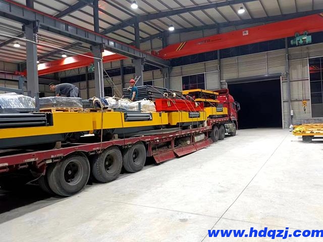 RGV電動平車攜手托輥自動裝卸設備 RGV電動平車攜手托輥自動裝卸設備