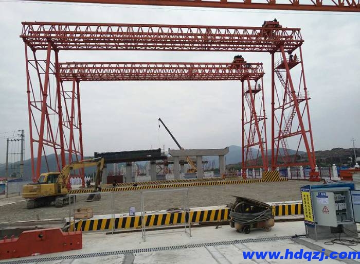 龍門吊導繩器的**性能和故障檢測措施是如何實現的？