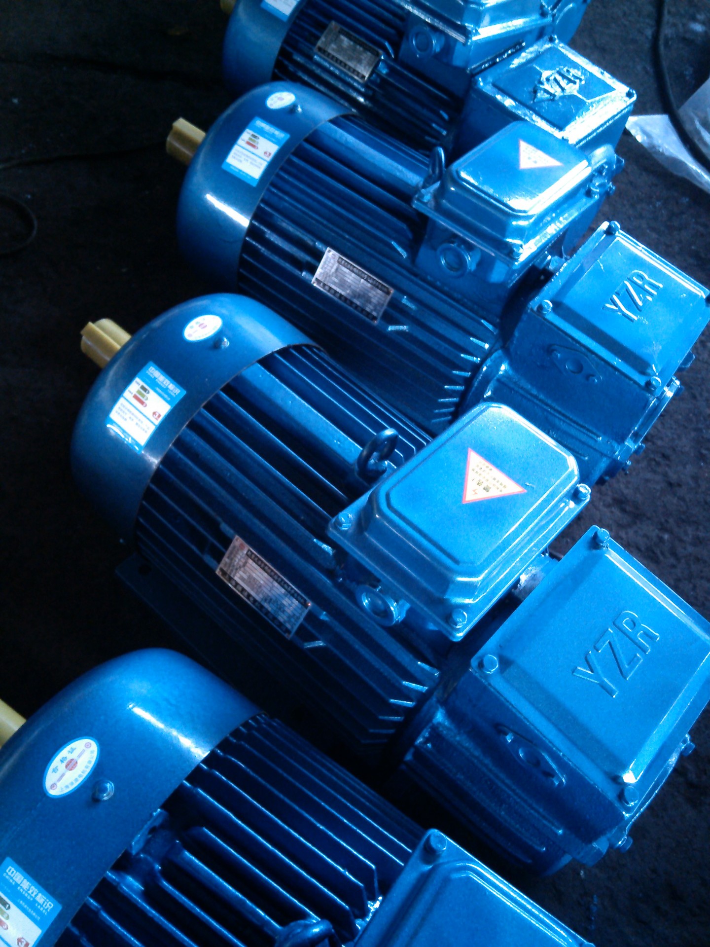 YZR、YZ系列起重及冶金用繞線轉子三相異步電動機圖片