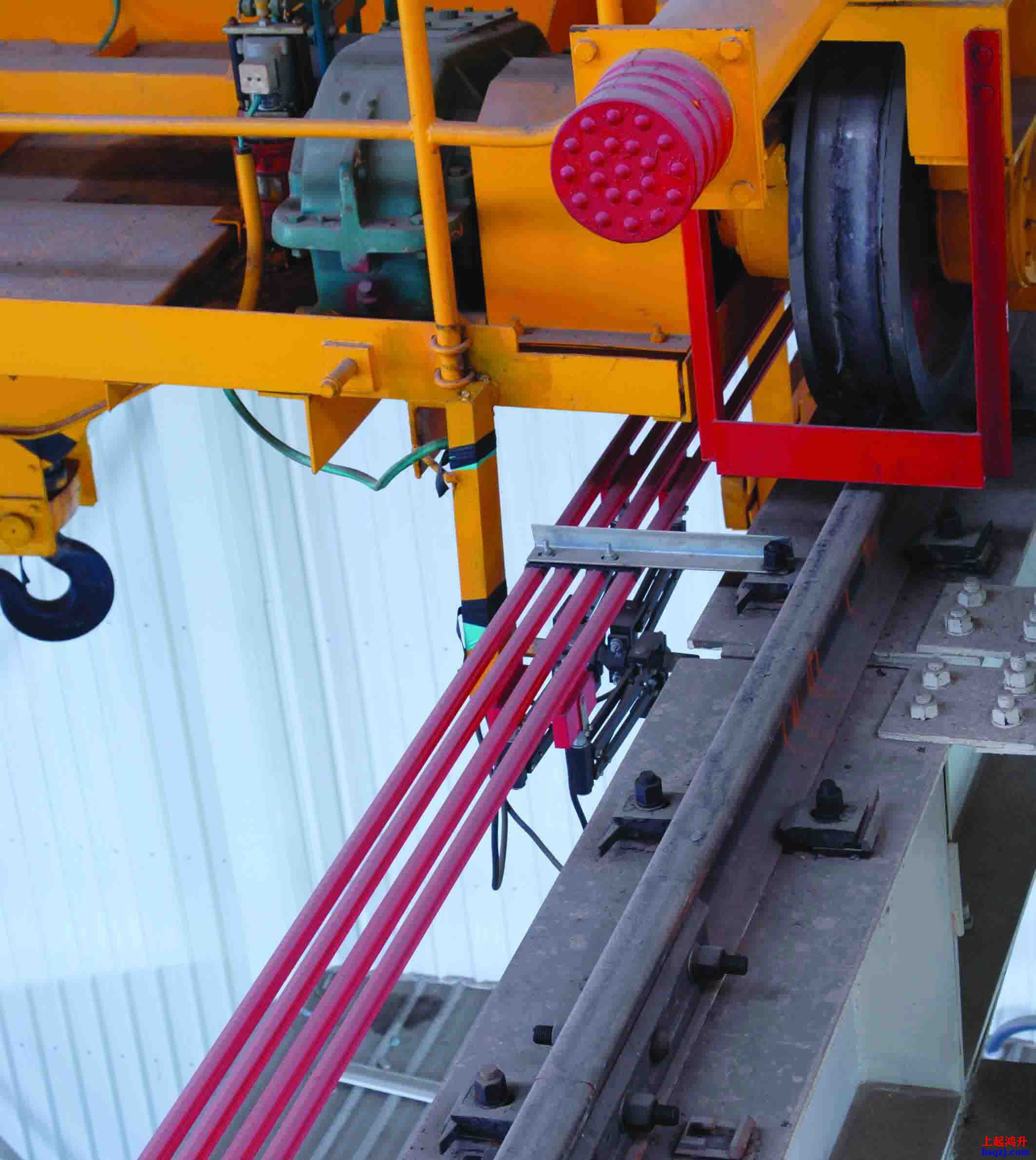 多級安全滑觸線有幾種結構型式?