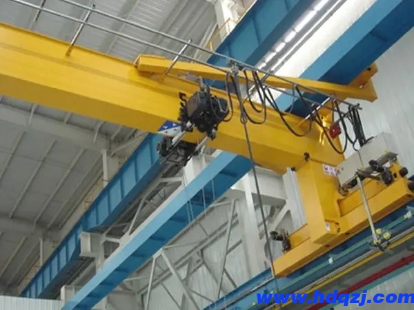 會(huì)造成起重機(jī)發(fā)生傾倒的因素、