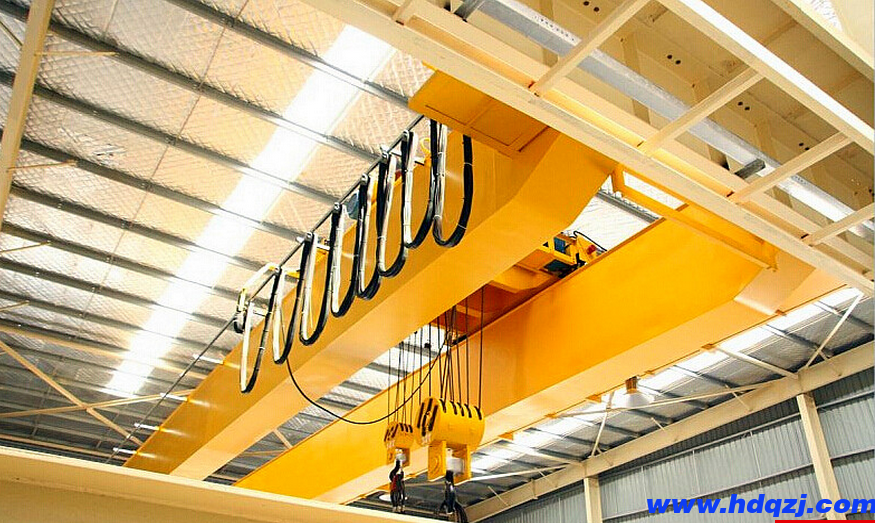 歐式起重機在兩歐交集區域作業內,應遵守以下規則。 歐式起重機在兩歐交集區域作業內,應遵守以下規則。