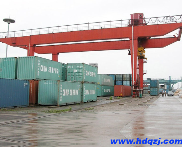 輪胎式集裝箱門式起重機 輪胎式集裝箱門式起重機