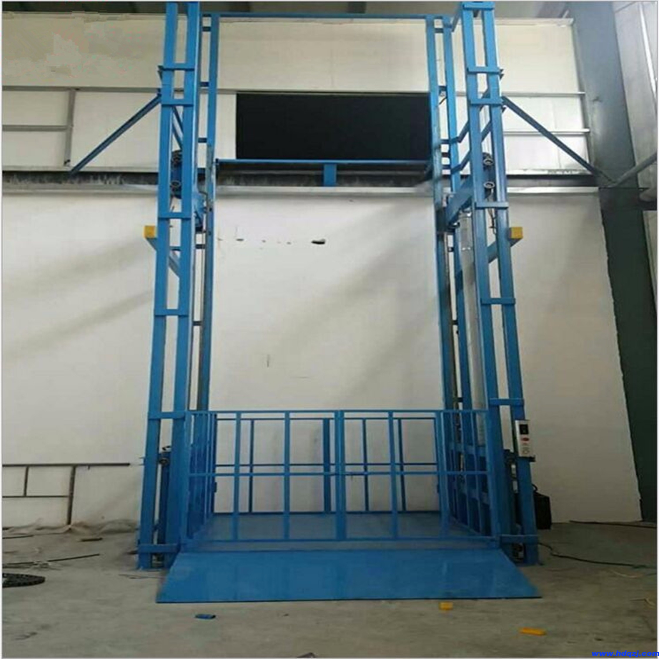 導(dǎo)軌式升降機(jī)的優(yōu)勢和安裝步驟