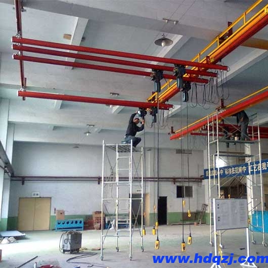 輕型起重機(jī)的工作特點(diǎn) 輕型起重機(jī)的工作特點(diǎn)